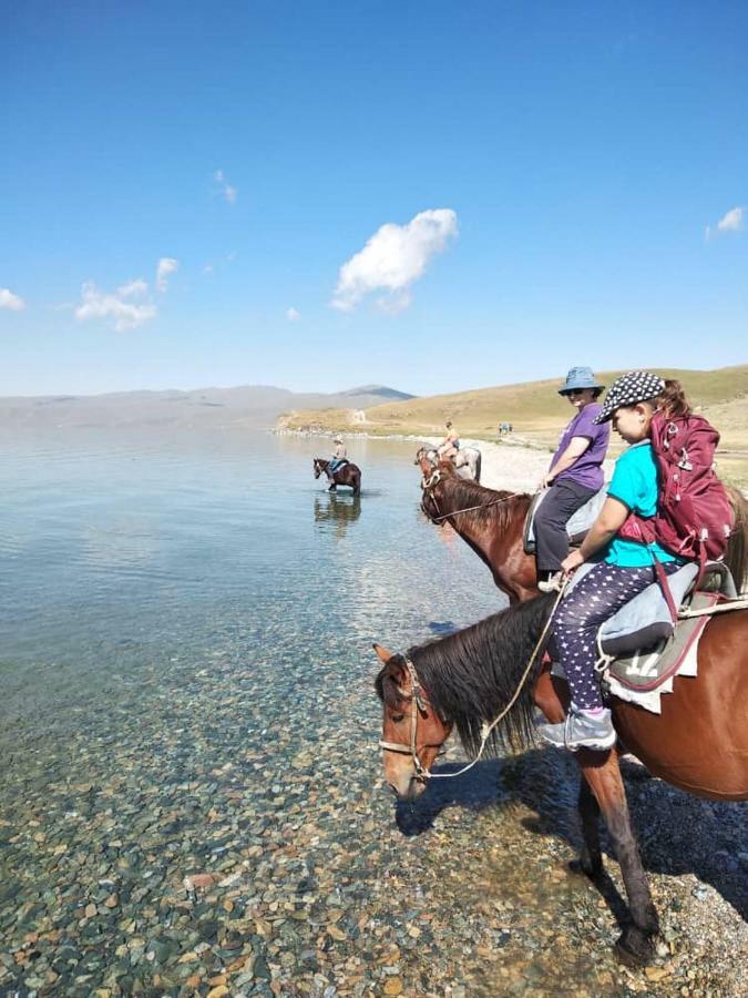 Horseback Holiday At Kyzart Village Dzhangyaryk Exterior foto